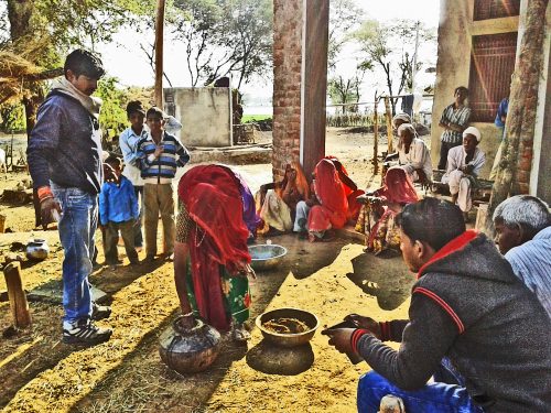 Pannalal attends one of Himti-bhae’s regular village lessons on creating organic pesticides from neem, datura, ashwagandha, lantana, milkweed, tobacco, garlic, buttermilk & cow urine.